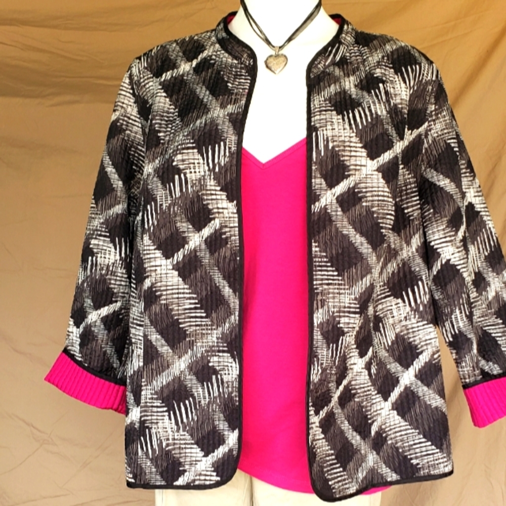 Plus size thin quilted jacket black and white pattern